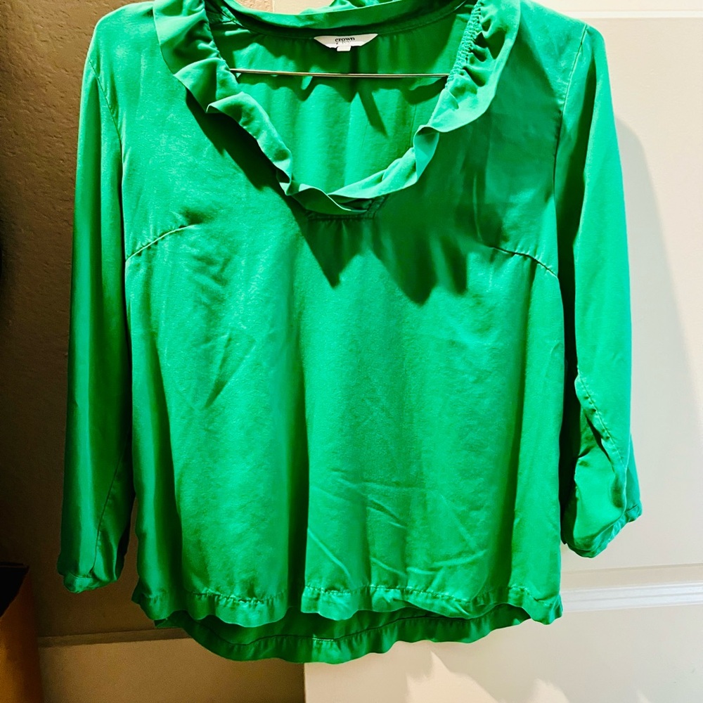 Crown & Ivy Emerald Green Asymmetric Top w/ 3/4 Length Sleeves